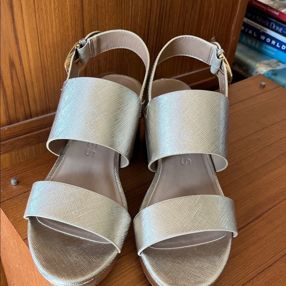 AEROSOLES Gold Platform Sandals Aerosoles Camilia Platform Sandal - Picture 10 of 11